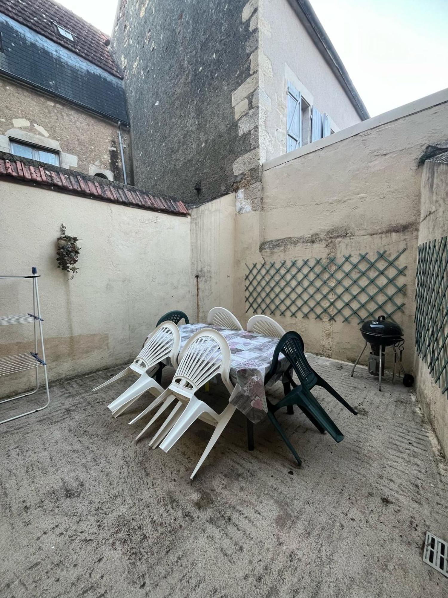 Le Gite Nivernais Varzy 外观 照片